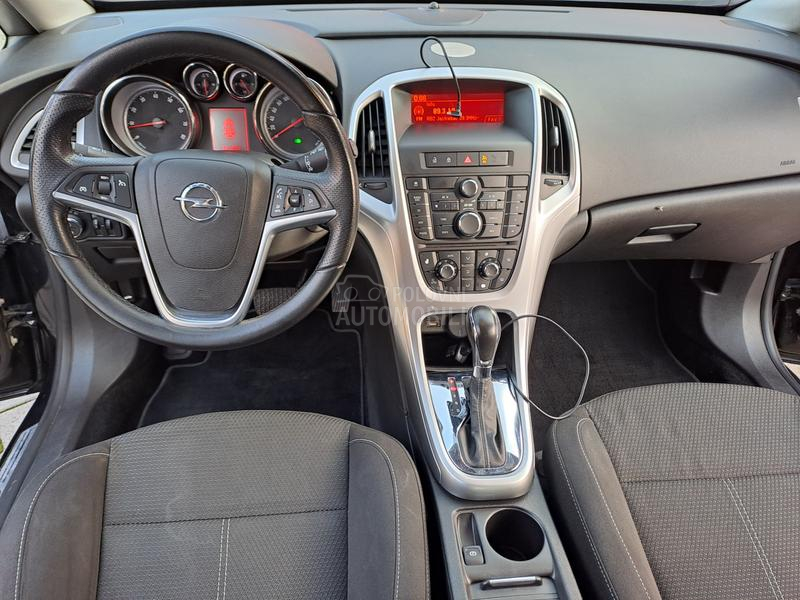 Opel Astra J 1.6  125000 k.m CH