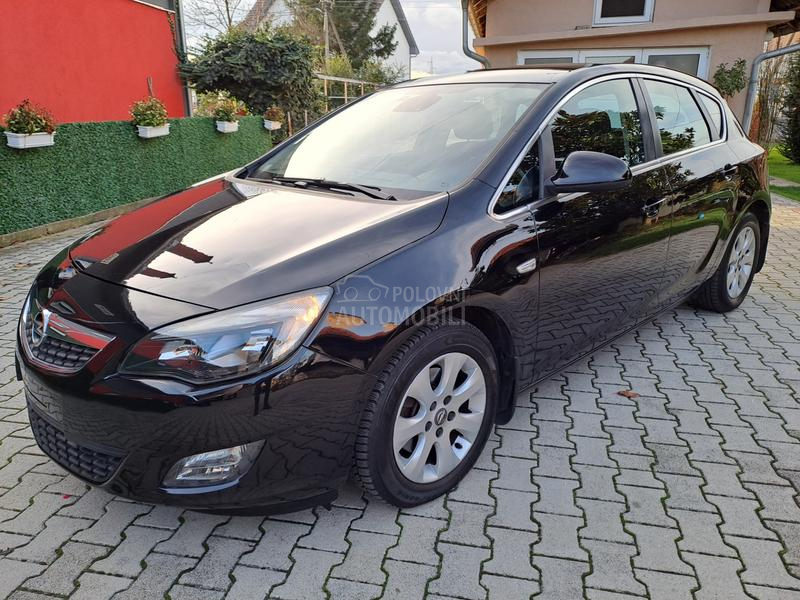 Opel Astra J 1.6  125000 k.m CH