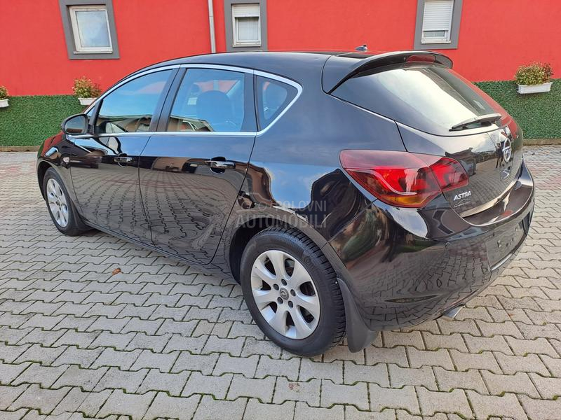 Opel Astra J 1.6  125000 k.m CH