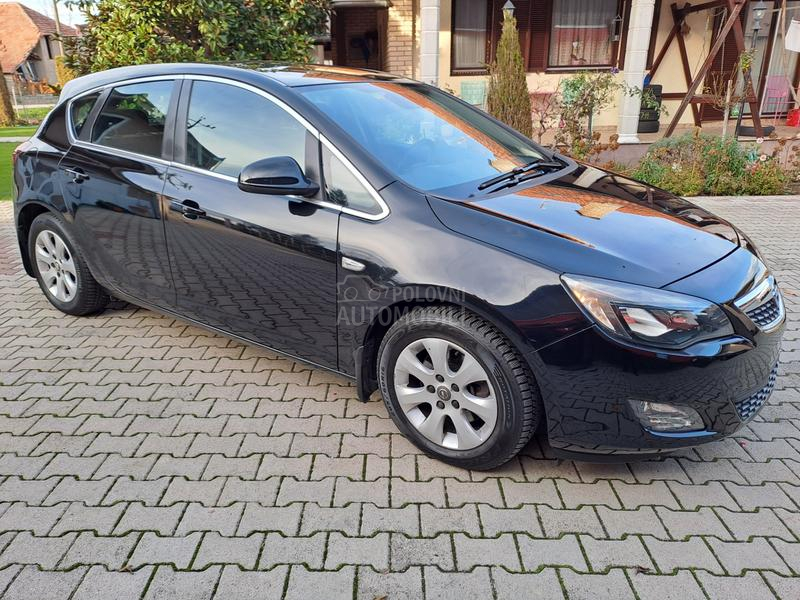 Opel Astra J 1.6  125000 k.m CH