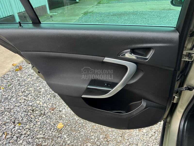 Opel Insignia NOVAA/OPREMA