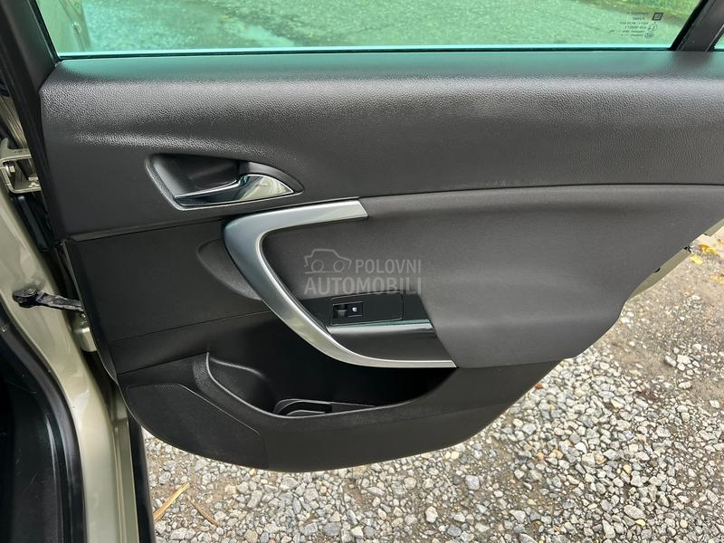 Opel Insignia NOVAA/OPREMA