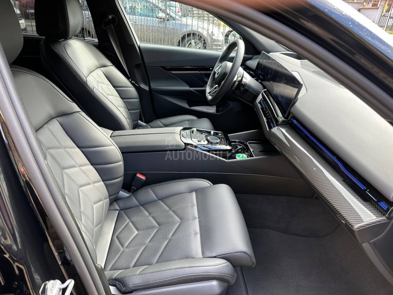 BMW 520 M ProPano Iconic HK