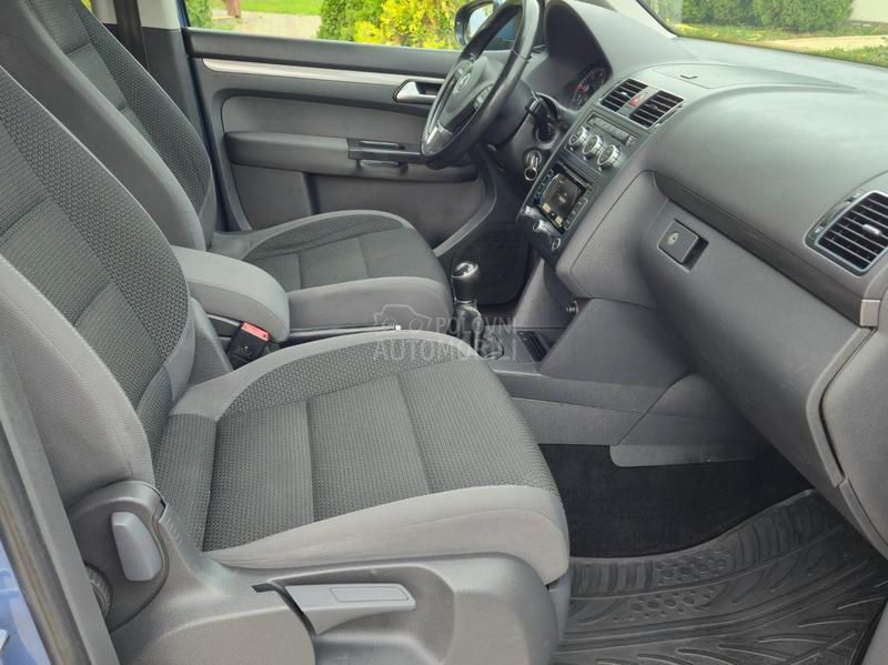 Volkswagen Touran 1.6 TDI N A V. I