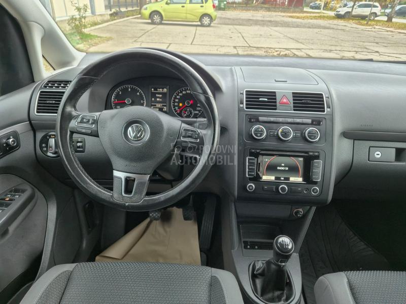 Volkswagen Touran 1.6 TDI N A V. I