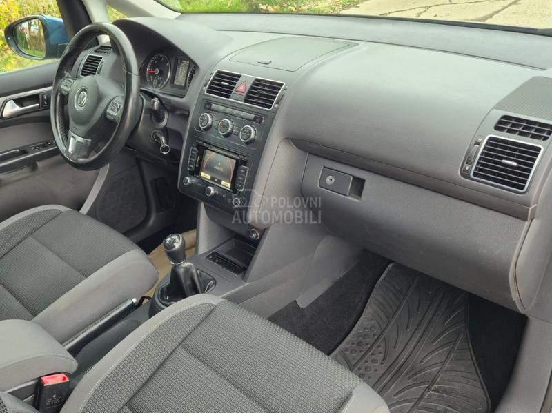 Volkswagen Touran 1.6 TDI N A V. I