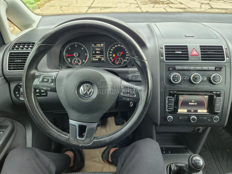 Volkswagen Touran 1.6 TDI N A V. I