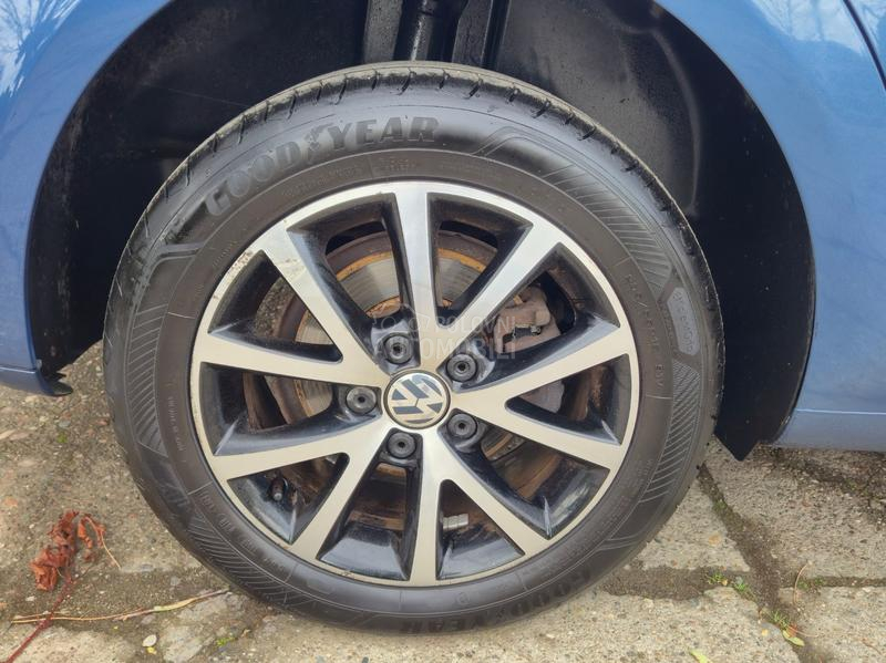 Volkswagen Touran 1.6 TDI N A V. I