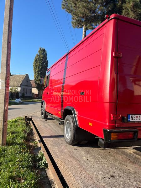 Mercedes Benz Vario 815