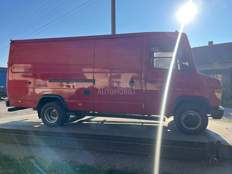 Mercedes Benz Vario 815
