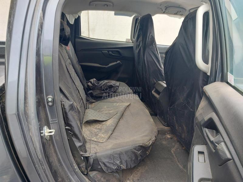 Isuzu D-Max RZ4E-TCX 2023. god. -  kompletan auto u delovima