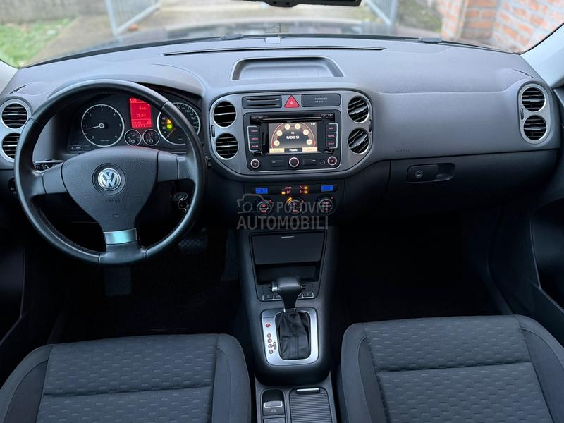 Volkswagen Tiguan 4x4 DSG Pano