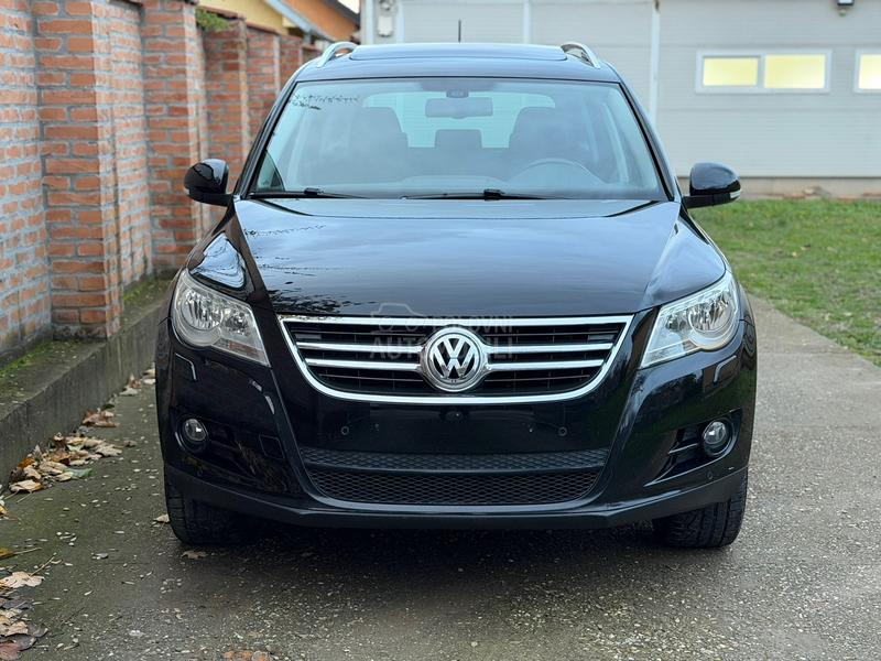 Volkswagen Tiguan 4x4 DSG Pano