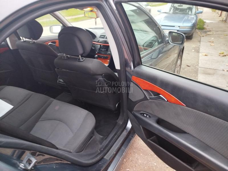 Mercedes Benz E 220 Elegance