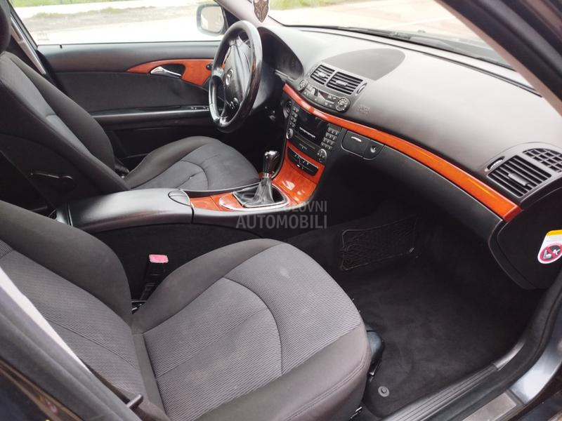 Mercedes Benz E 220 Elegance