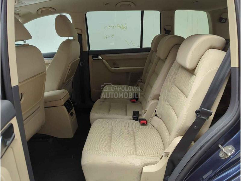 Volkswagen Touran CAYC 1.6 2011. god. -  kompletan auto u delovima
