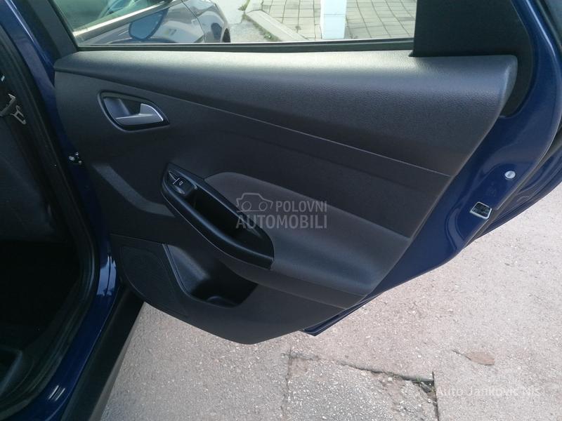 Ford Focus 1.0i TREND LINE CH