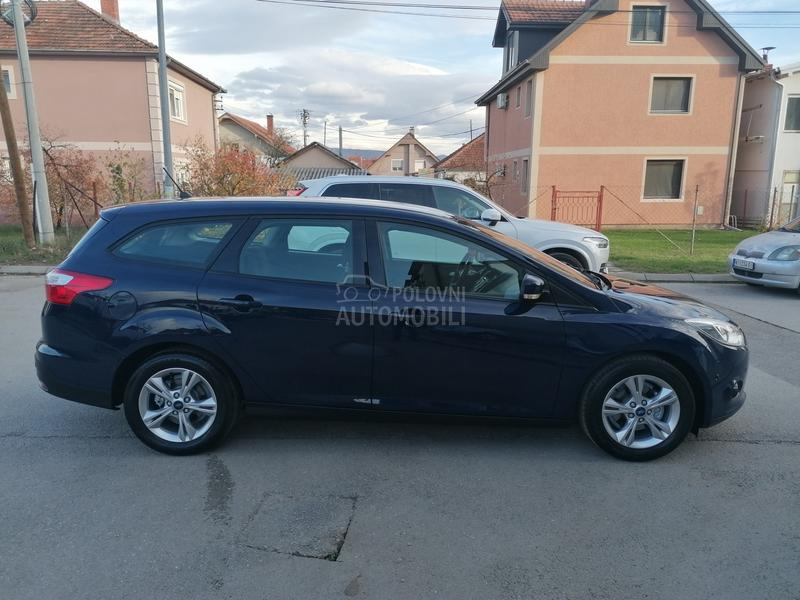 Ford Focus 1.0i TREND LINE CH