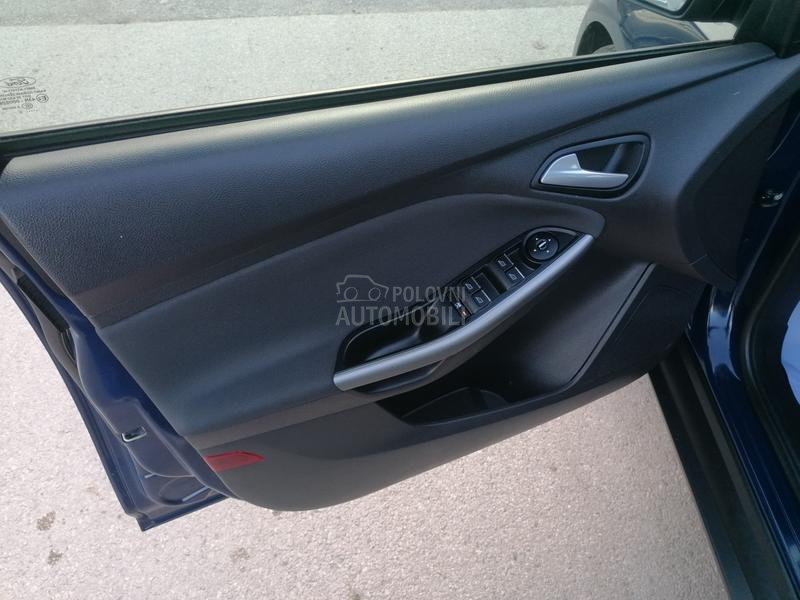 Ford Focus 1.0i TREND LINE CH
