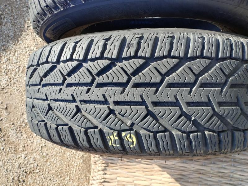 Taurus 215/60 R16 Zimska