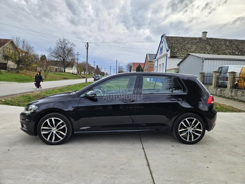 Volkswagen Golf 7 1.0 TSI