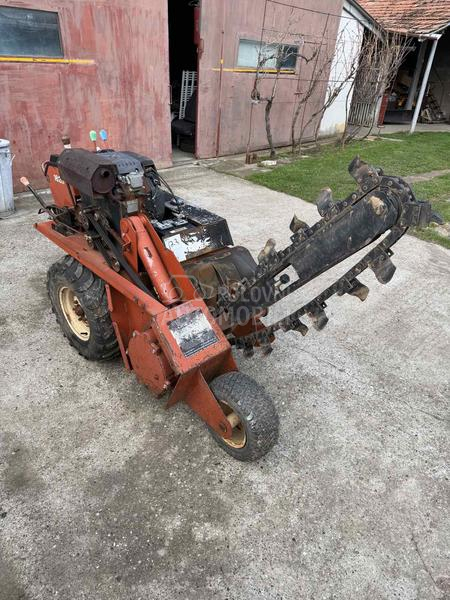 Ditch Witch 1820