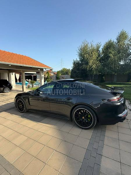 Porsche Panamera 4 E-Hybrid 462