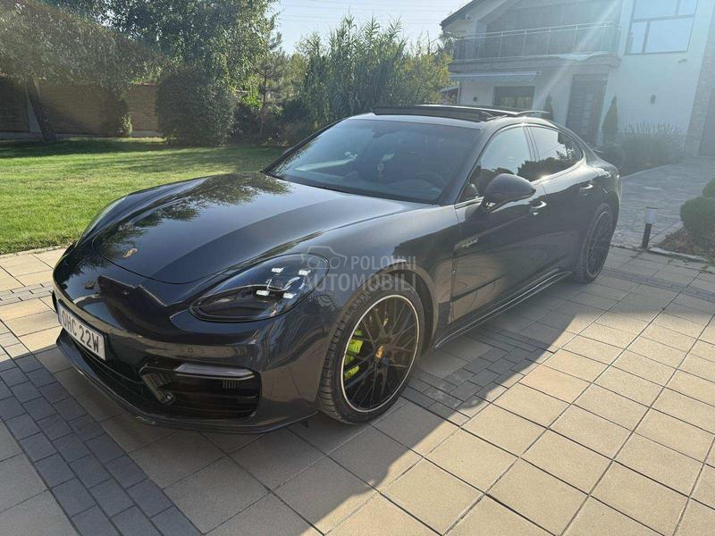 Porsche Panamera 4 E-Hybrid 462