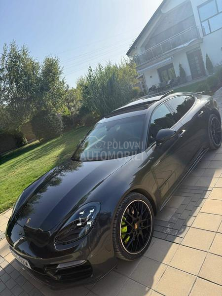 Porsche Panamera 4 E-Hybrid 462