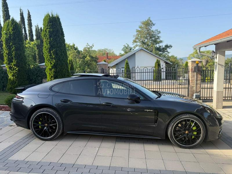 Porsche Panamera 4 E-Hybrid 462