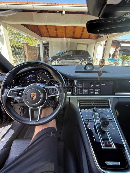 Porsche Panamera 4 E-Hybrid 462