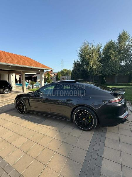Porsche Panamera 4 E-Hybrid 462