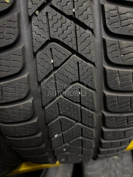 Pirelli 205/40 R17 Zimska