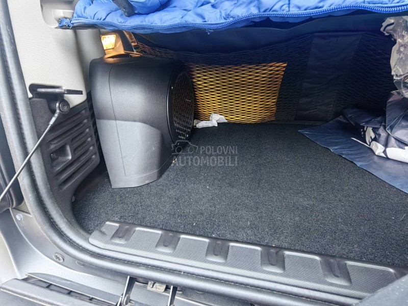 Smart ForTwo Elektro MAT sivi JBL