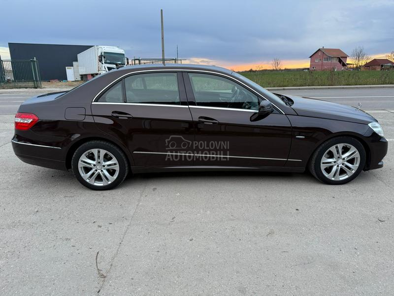 Mercedes Benz E 200 AVANTGARDE/XENON