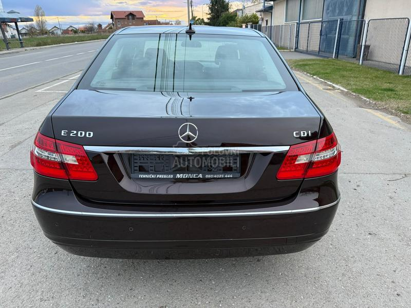 Mercedes Benz E 200 AVANTGARDE/XENON