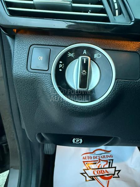 Mercedes Benz E 200 AVANTGARDE/XENON