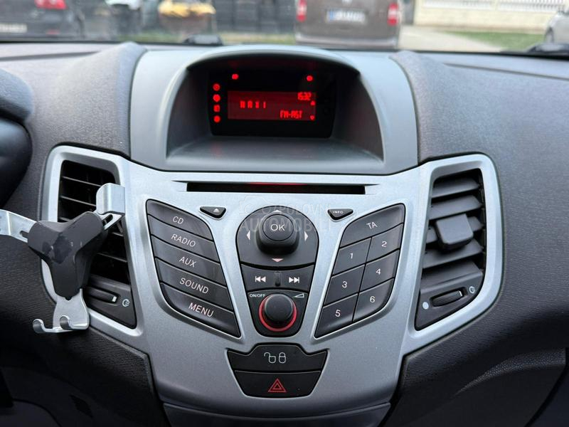 Ford Fiesta 1.2 B T O P