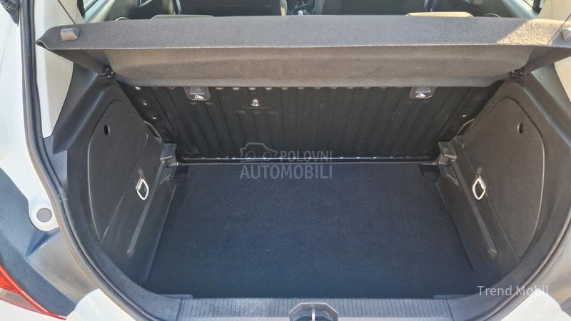 Opel Corsa E 1.4 srb tng