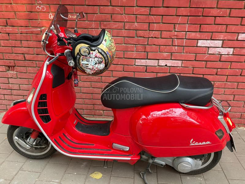 Vespa Gts 300