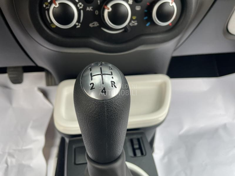 Renault Twingo 1,0 27700 K M