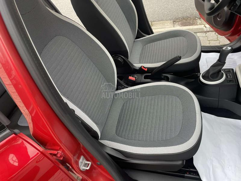 Renault Twingo 1,0 27700 K M
