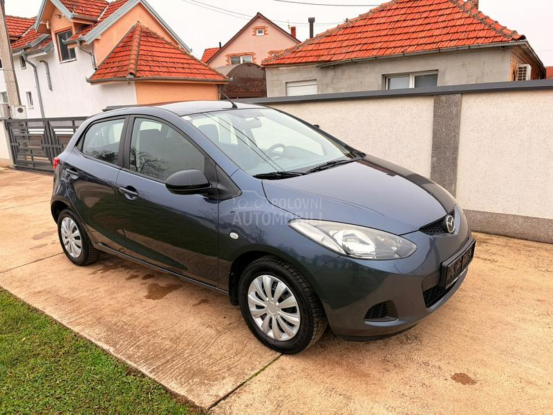 Mazda 2 