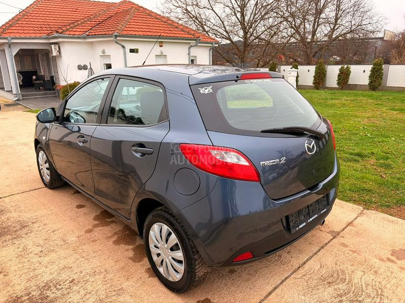 Mazda 2 