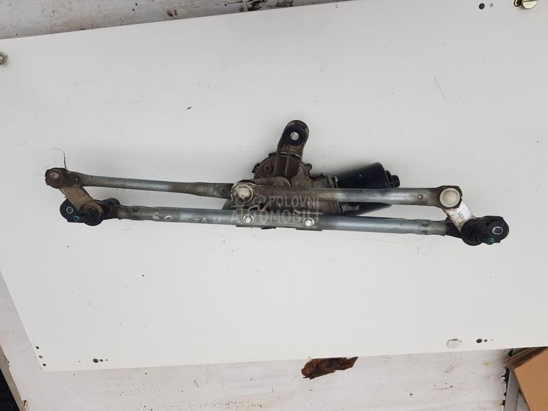 MOTOR BRISAČA SA POLU LIMUZINA