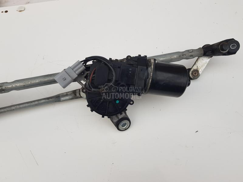 MOTOR BRISAČA SA POLU LIMUZINA