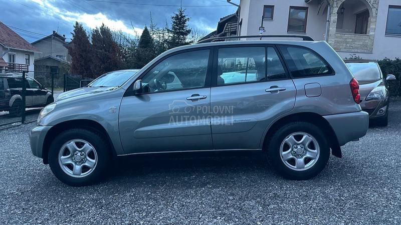 Toyota RAV 4 2.0 D 4X4  TOOP