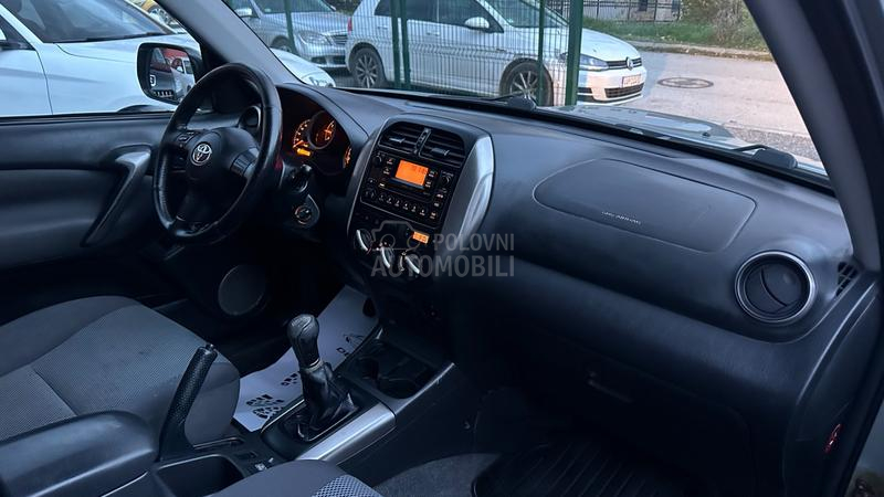 Toyota RAV 4 2.0 D 4X4  TOOP