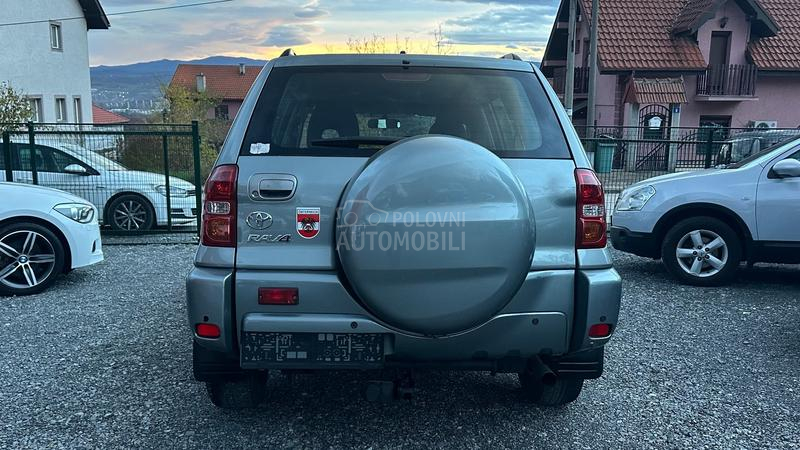 Toyota RAV 4 2.0 D 4X4  TOOP