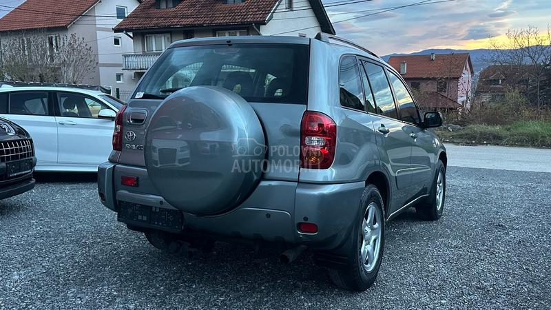 Toyota RAV 4 2.0 D 4X4  TOOP